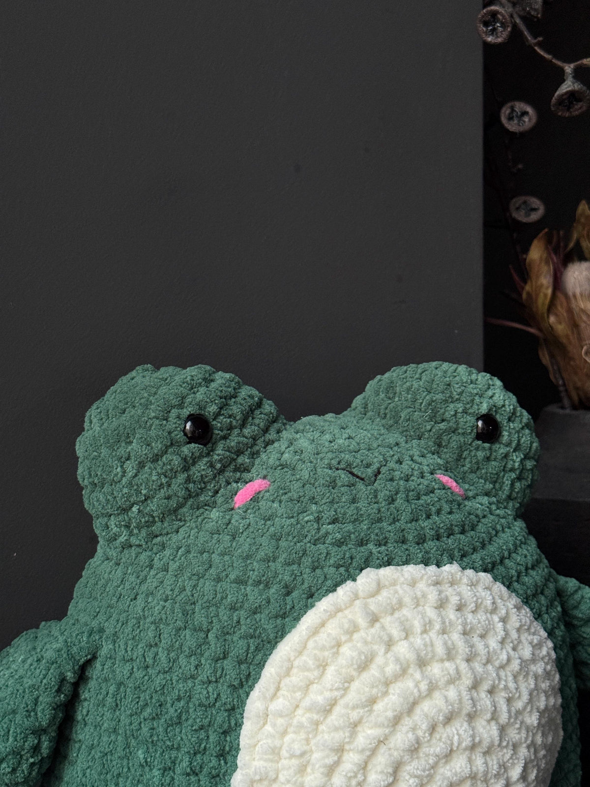Plush Crochet Frog Pillow – Handmade Velvet Frog Toy, Soft Decorative Frog for Home Interior