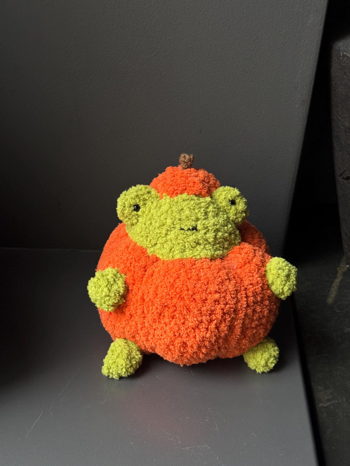Handmade Plush Frog Toy – Soft Velvet Crochet Frog, Cute Amigurumi Frog Doll