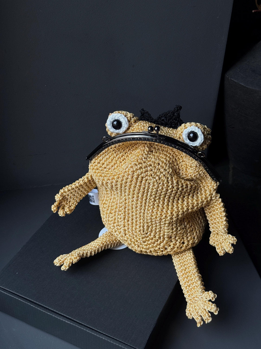 Crochet Frog Bag – Yellow Frog Purse with Black Crown – Kawaii Handmade Animal Bag – Frog Gift – Cute Coin Purse