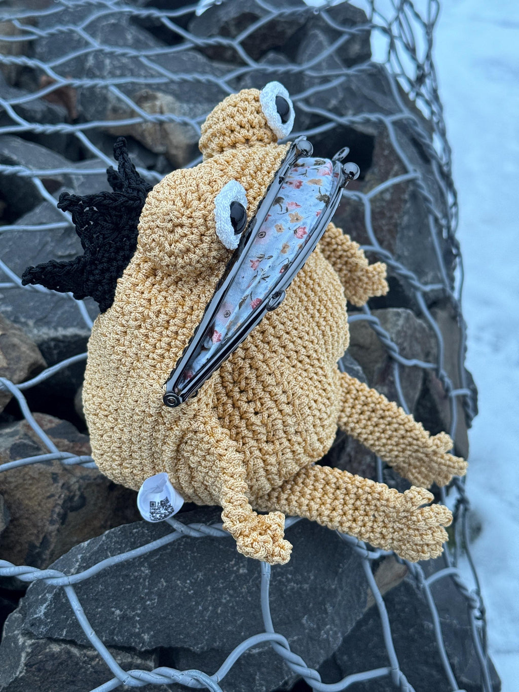 Crochet Frog Bag – Yellow Frog Purse with Black Crown – Kawaii Handmade Animal Bag – Frog Gift – Cute Coin Purse