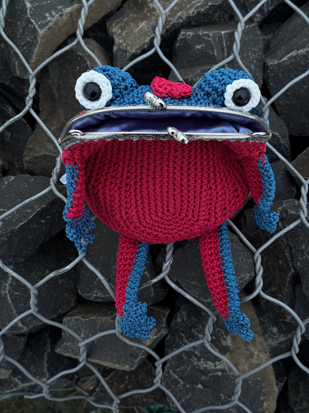 Handmade Frog Purse – A Little Frog Companion for Your Everyday Adventures