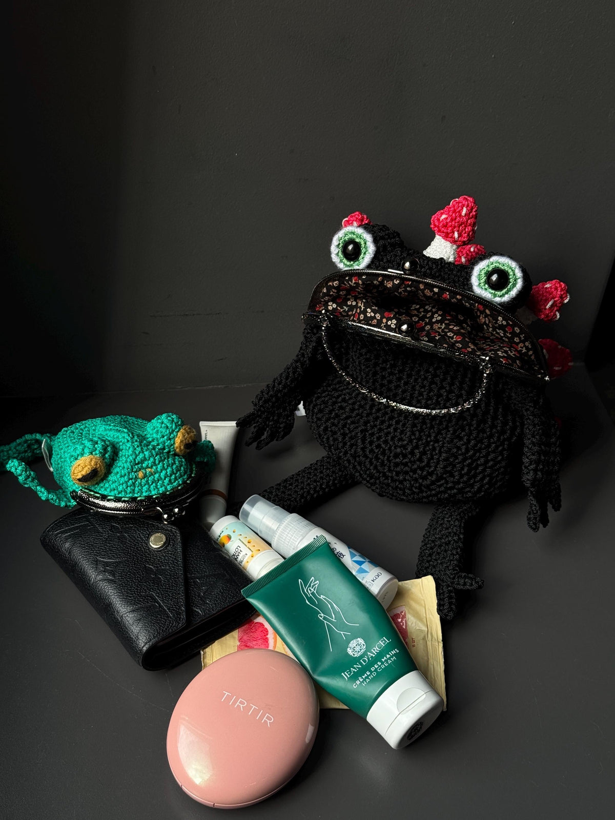 Forest Frog Bag — Goblincore Crochet Toad Purse with Mushrooms — Cottagecore Crossbody — Handmade Kaeru Frog Bag