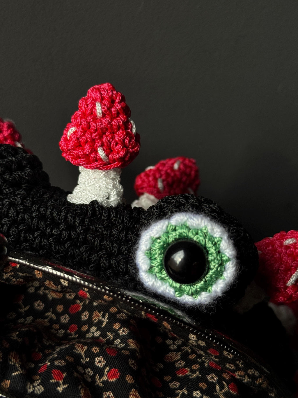 Forest Frog Bag — Goblincore Crochet Toad Purse with Mushrooms — Cottagecore Crossbody — Handmade Kaeru Frog Bag