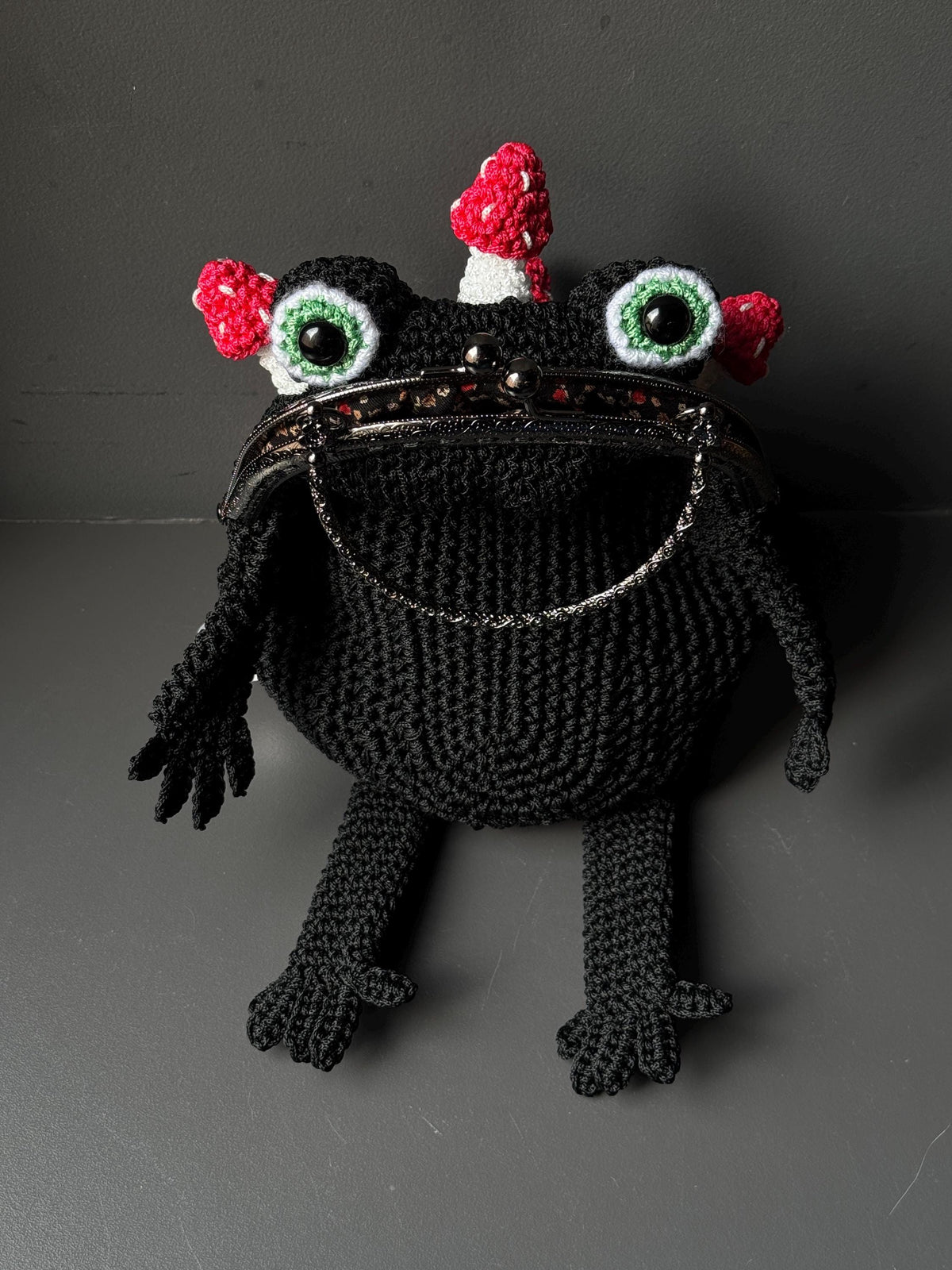 Forest Frog Bag — Goblincore Crochet Toad Purse with Mushrooms — Cottagecore Crossbody — Handmade Kaeru Frog Bag