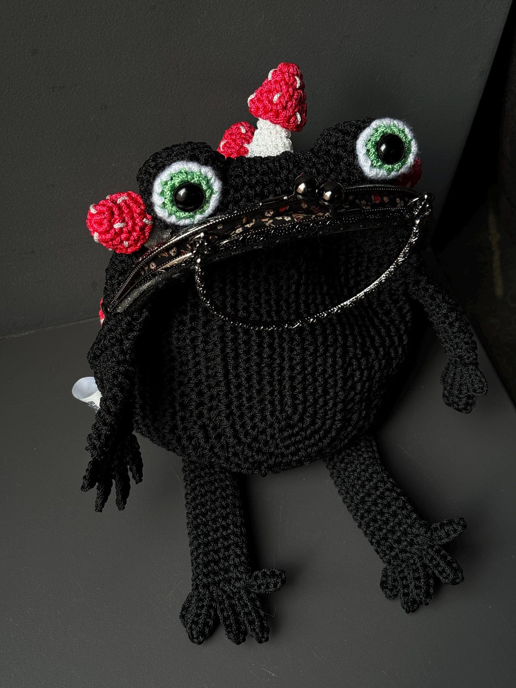 Forest Frog Bag — Goblincore Crochet Toad Purse with Mushrooms — Cottagecore Crossbody — Handmade Kaeru Frog Bag