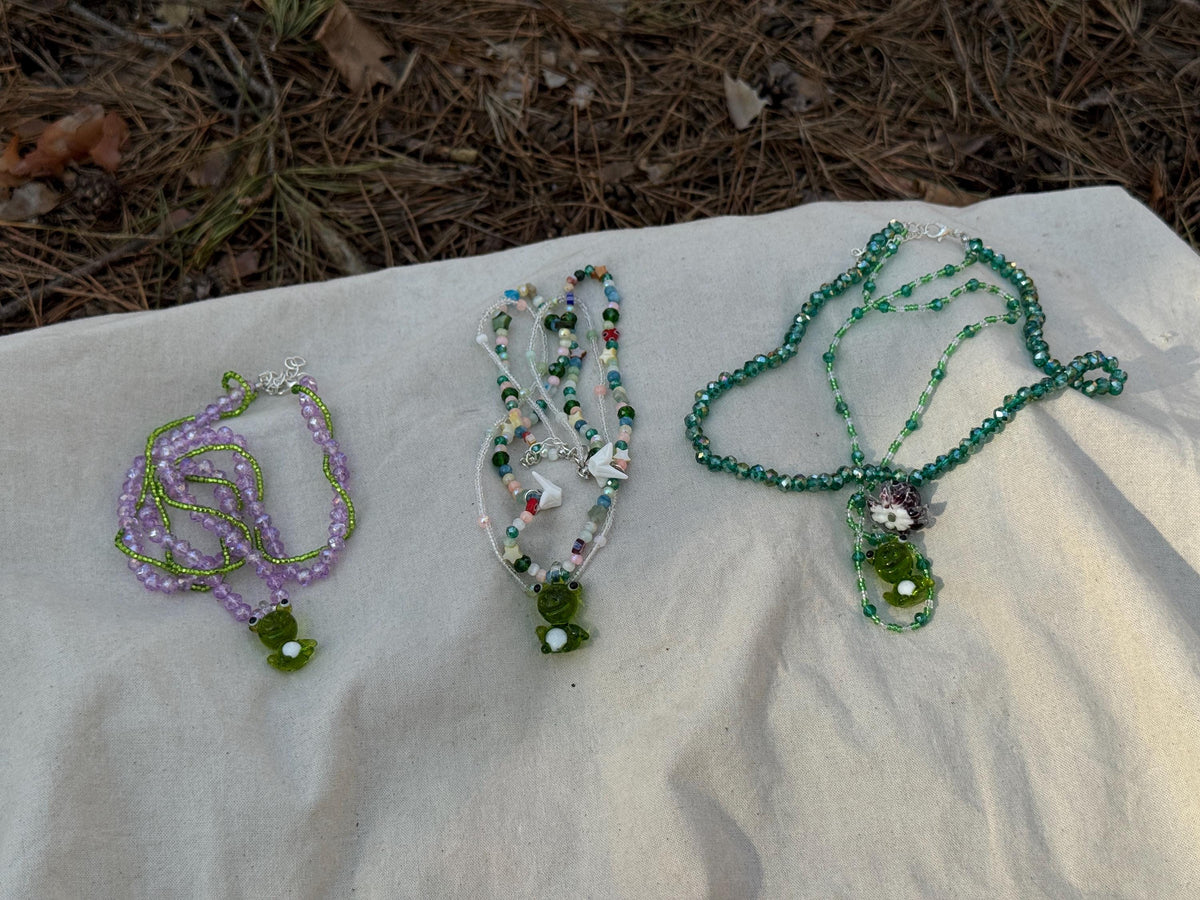 Forest Frog Stone Necklaces – Handmade Natural Stone Jewelry with Frog Pendants