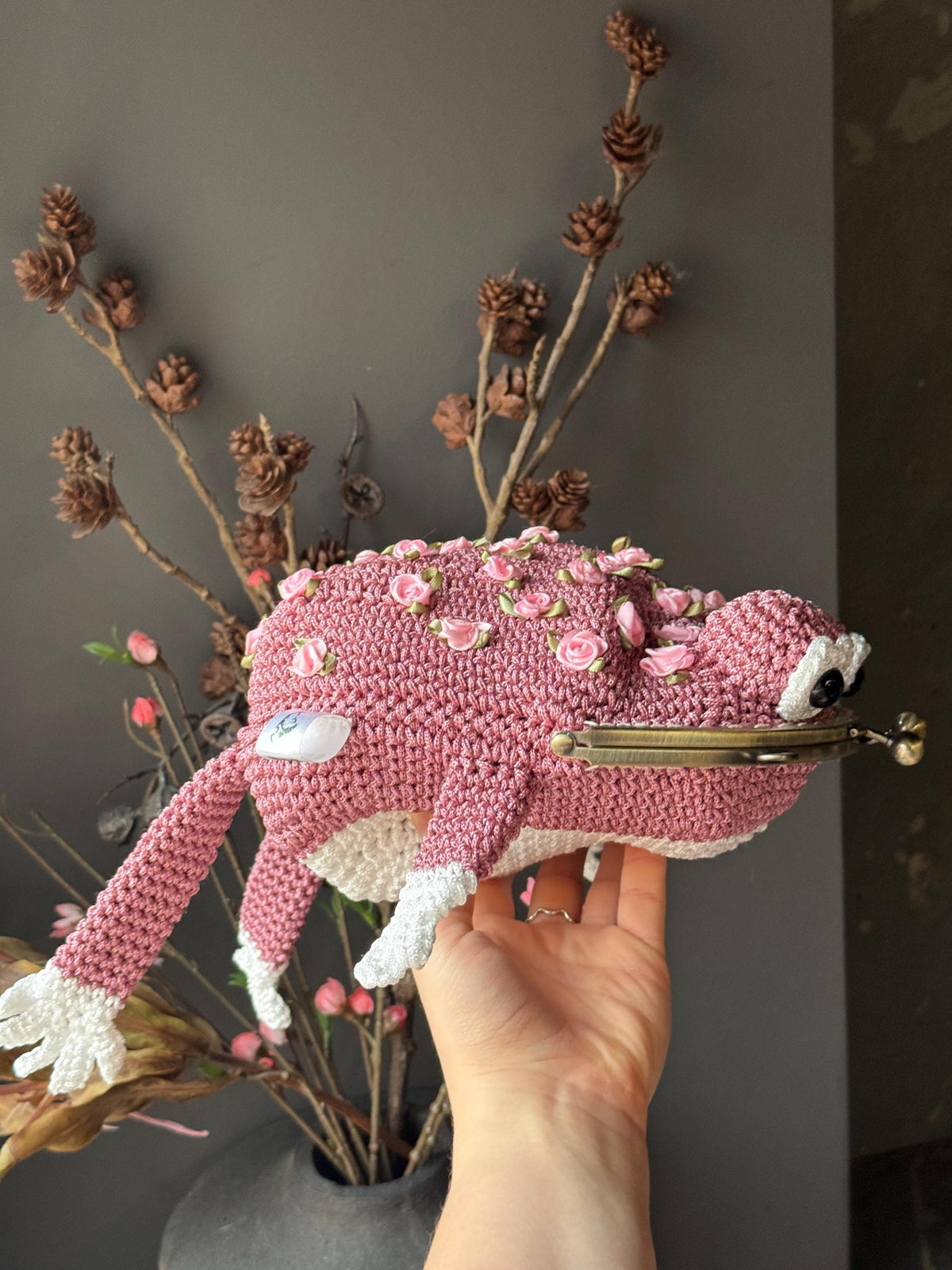 Handmade Crochet Frog Bag – Unique Kawaii Crossbody Purse with Roses – Quirky Gift for Her