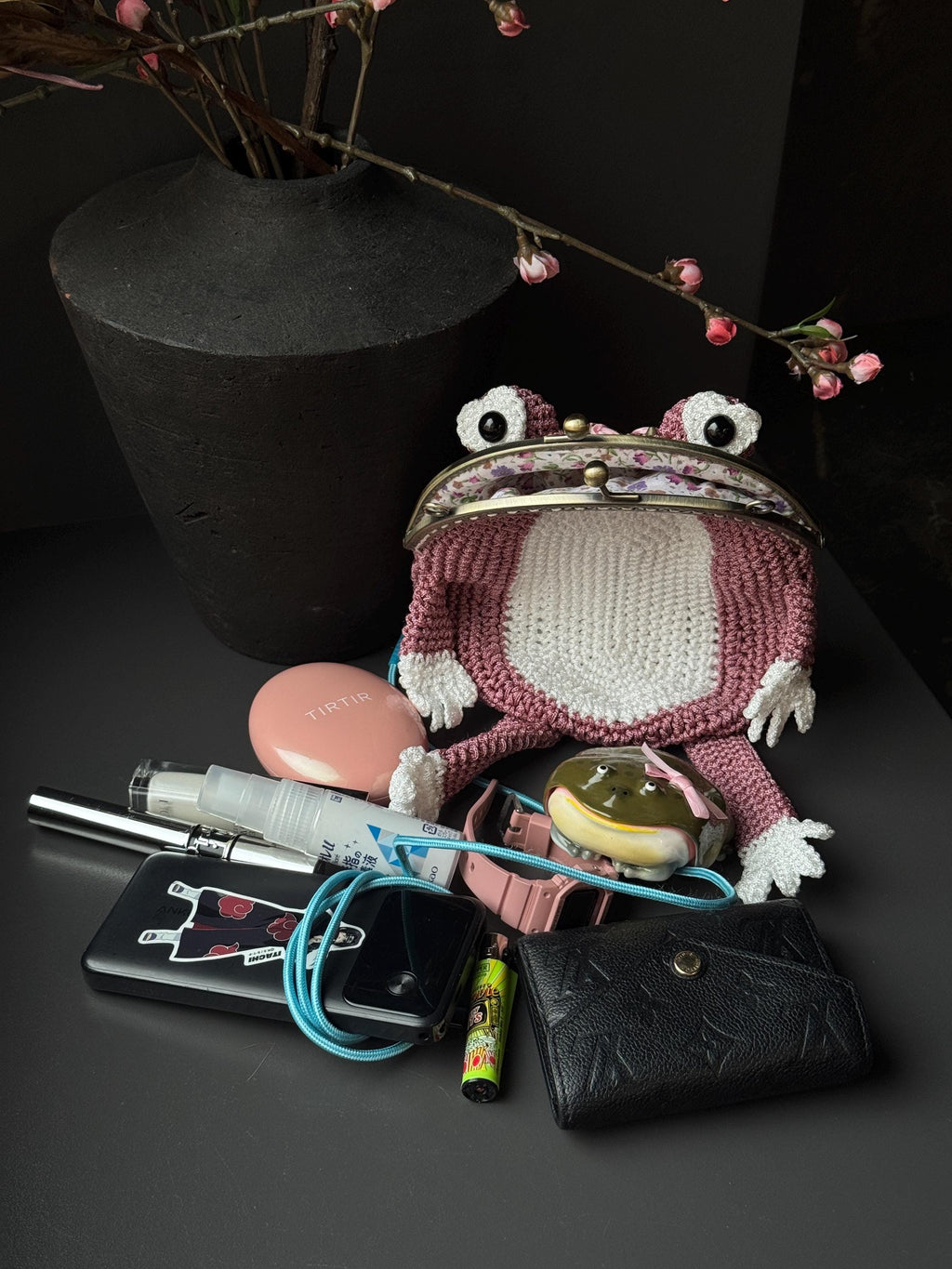 Handmade Crochet Frog Bag – Unique Kawaii Crossbody Purse with Roses – Quirky Gift for Her