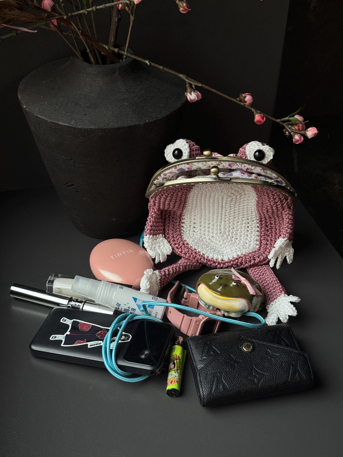 Handmade Crochet Frog Bag – Unique Kawaii Crossbody Purse with Roses – Quirky Gift for Her