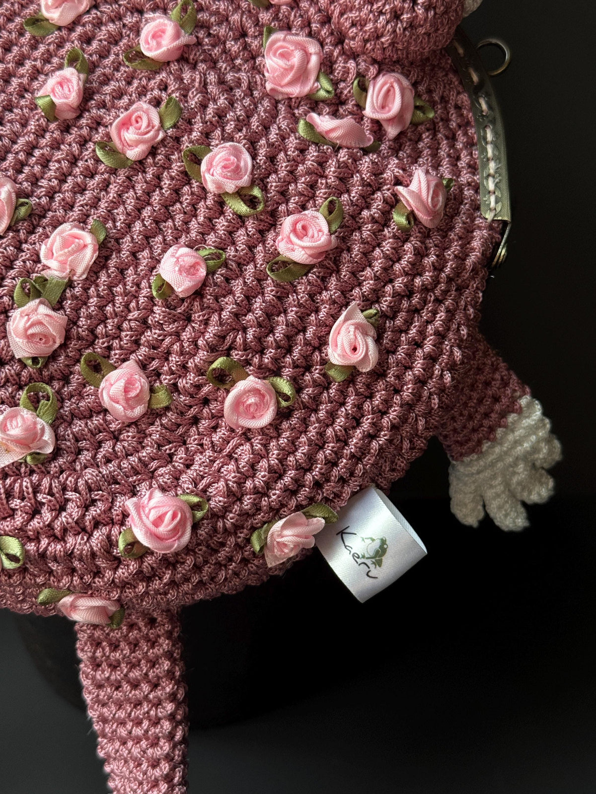 Handmade Crochet Frog Bag – Unique Kawaii Crossbody Purse with Roses – Quirky Gift for Her