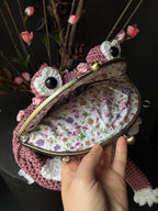 Handmade Crochet Frog Bag – Unique Kawaii Crossbody Purse with Roses – Quirky Gift for Her