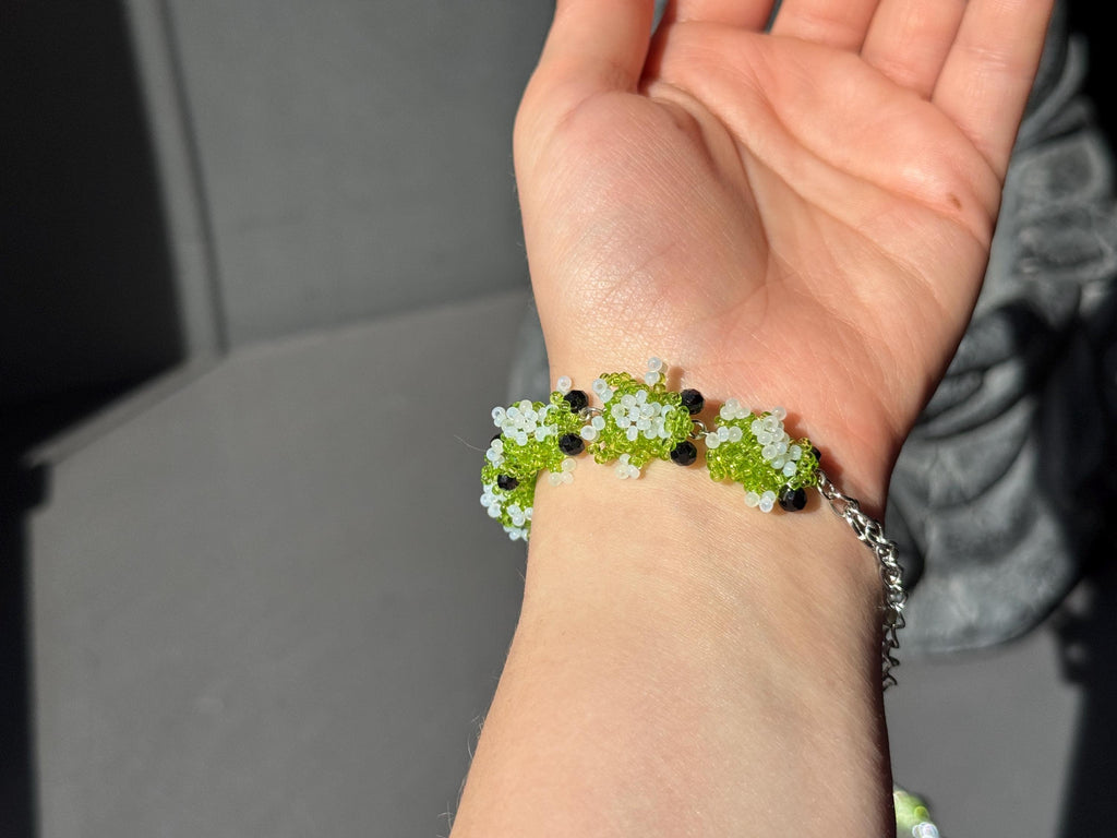 Beaded Frog Jewelry Set – Green Frog Necklace, Bracelet & Earrings