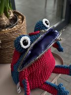 Handmade Frog Purse – A Little Frog Companion for Your Everyday Adventures