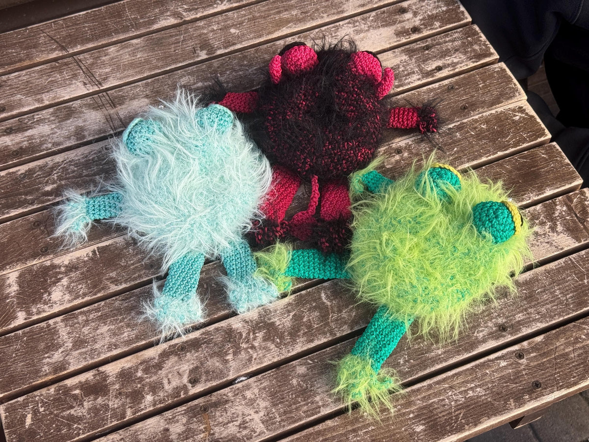 Frog Wallet — Crocheted Frog Purse for Cards, Cash & Makeup Essentials
