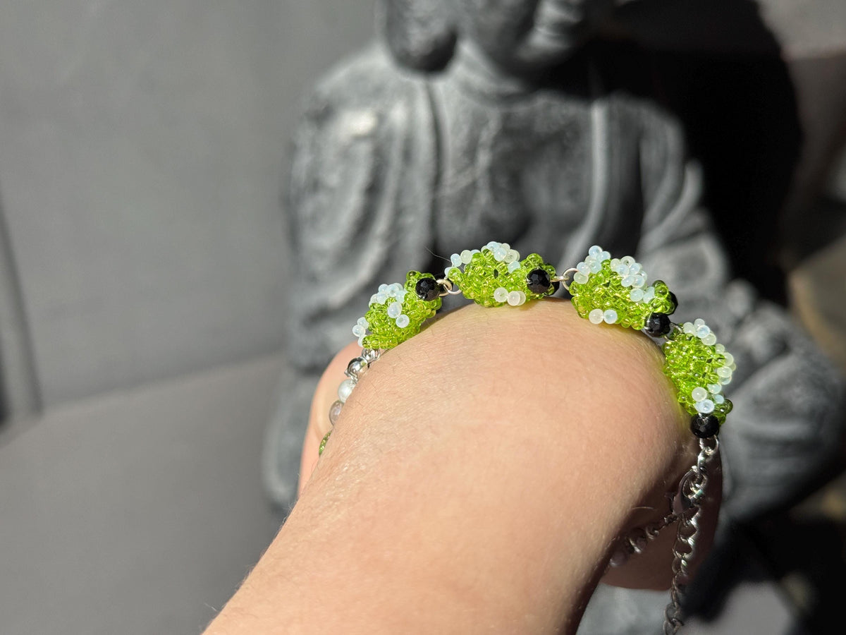 Beaded Frog Jewelry Set – Green Frog Necklace, Bracelet & Earrings