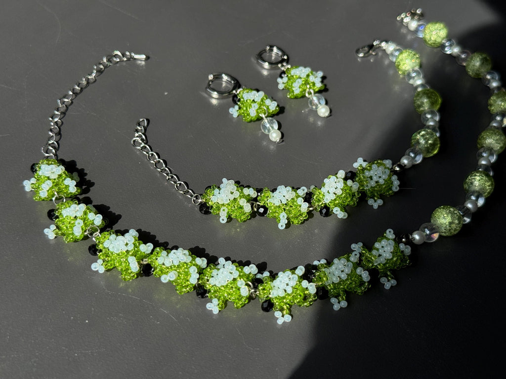 Beaded Frog Jewelry Set – Green Frog Necklace, Bracelet & Earrings