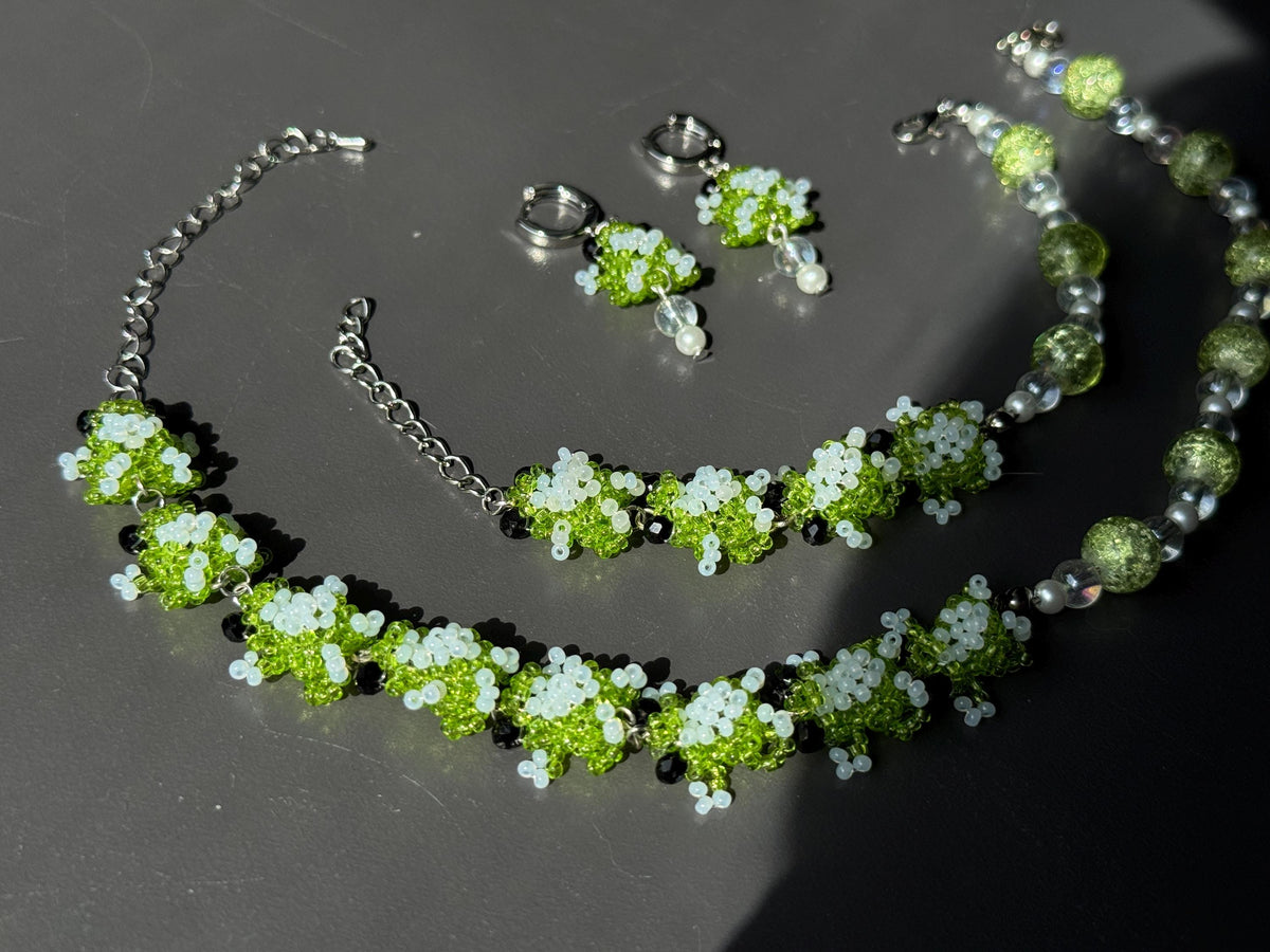 Beaded Frog Jewelry Set – Green Frog Necklace, Bracelet & Earrings