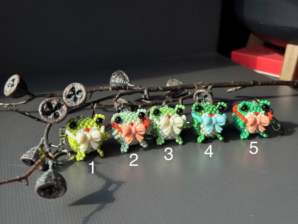 Handmade Beaded Frog Keychain, Cute Frog Charm, Frog Keyring, Gift for Frog Lovers