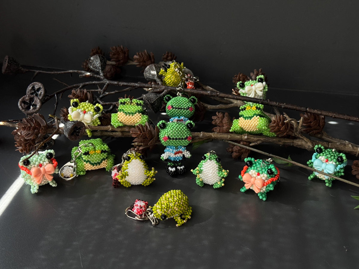 Handmade Beaded Frog Keychain, Cute Frog Charm, Frog Keyring, Gift for Frog Lovers