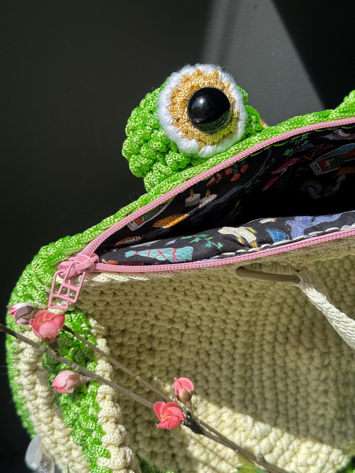 Witch Frog Backpack Crochet Bag – Handmade Frog Backpack with Witch Hat, Goblincore Backpack