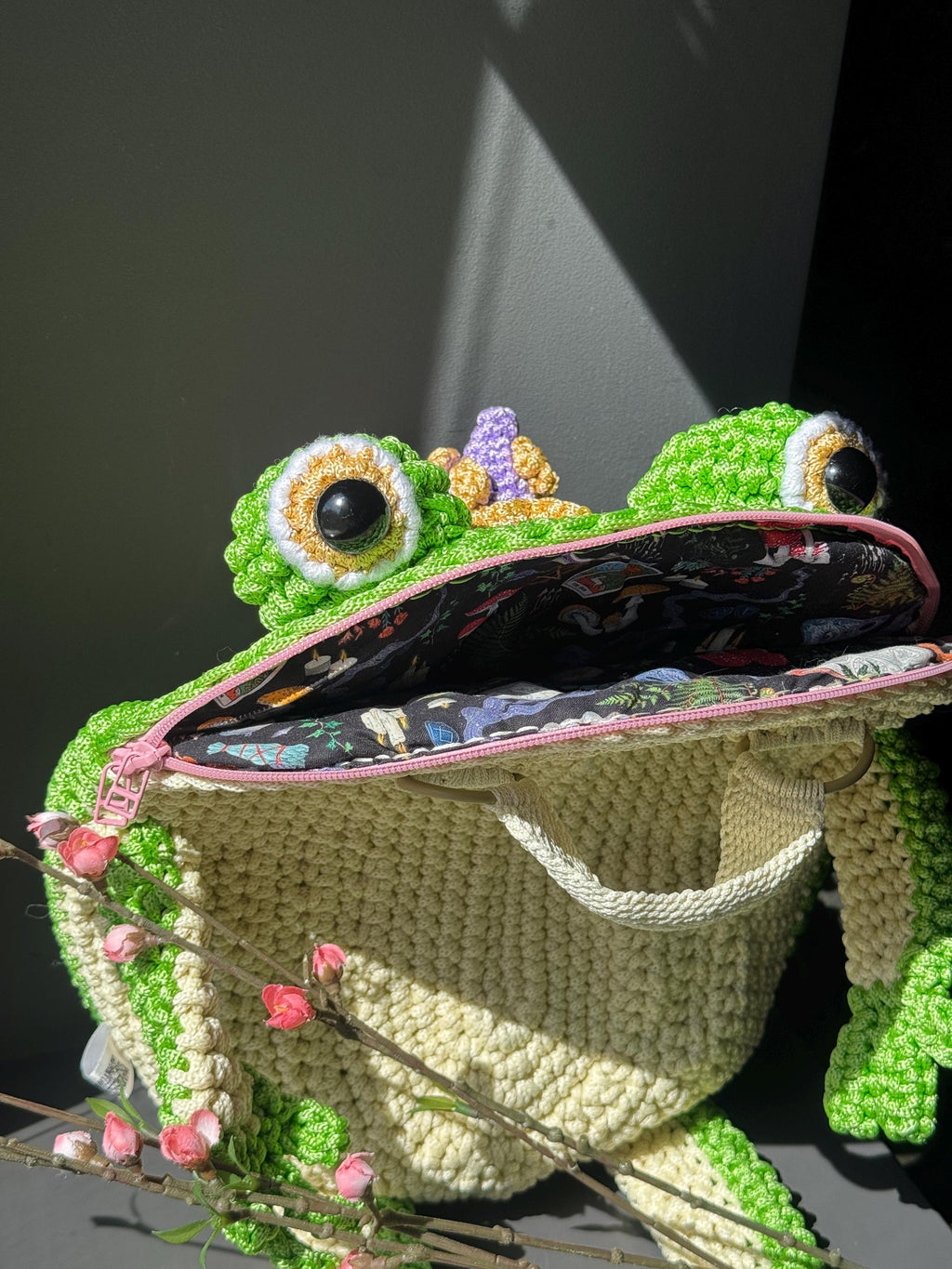 Witch Frog Backpack Crochet Bag – Handmade Frog Backpack with Witch Hat, Goblincore Backpack