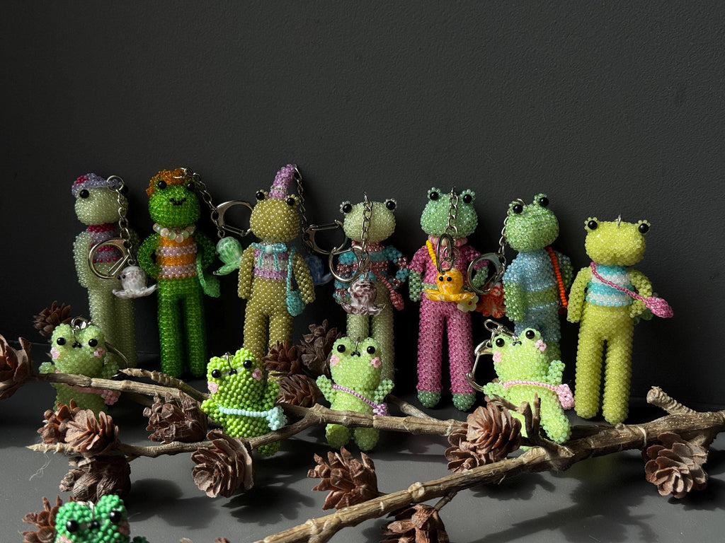 Handmade Beaded Frog Keychain, Cute Frog Charm, Frog Keyring, Gift for Frog Lovers