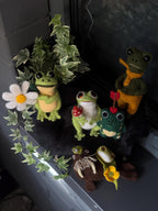 Needle Felted Frog Figurine, Handmade Wool Frog Sculpture, Collectible Frog Decor, Felted Animal, Cottagecore Shelf Decor