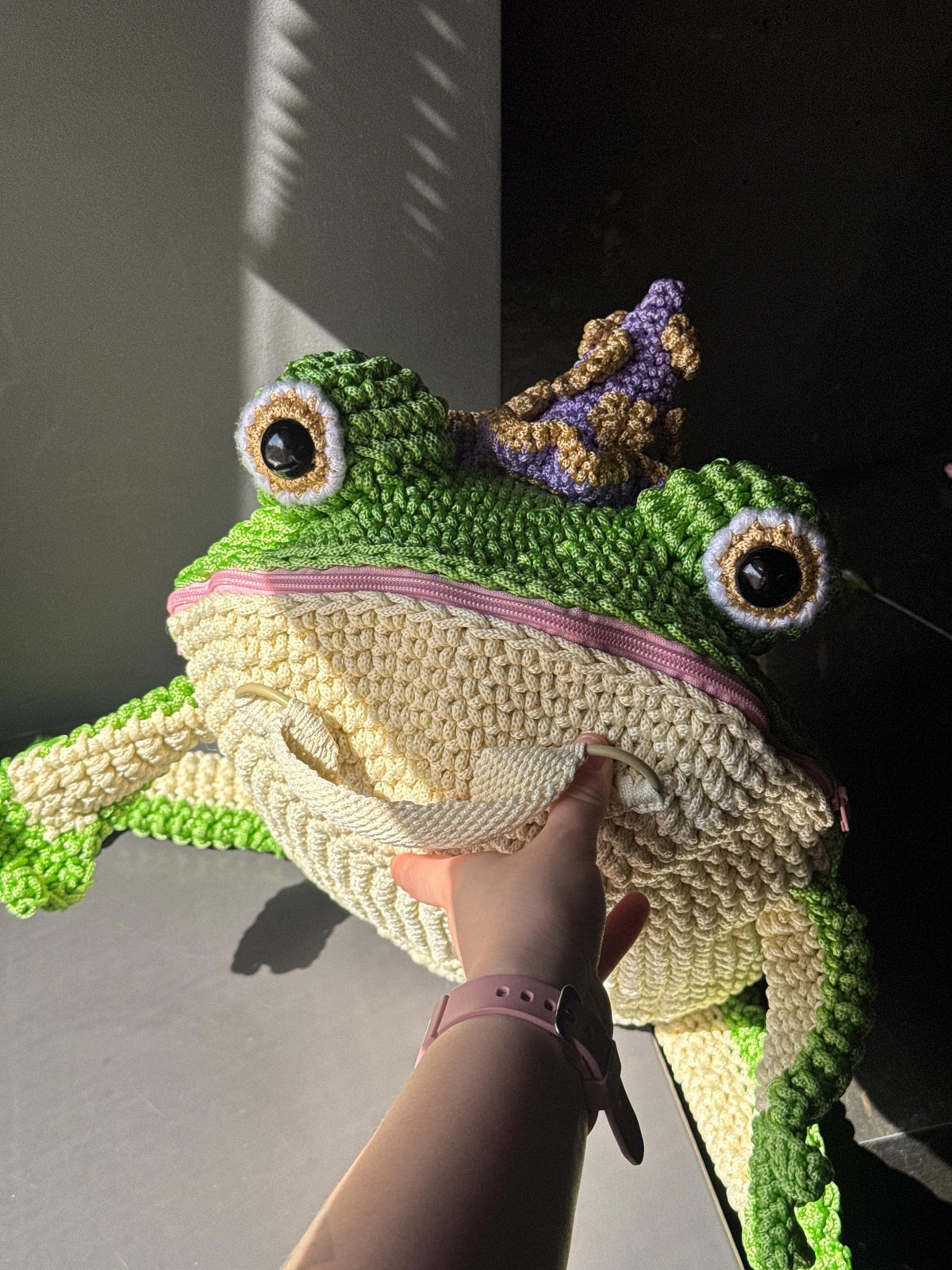 Witch Frog Backpack Crochet Bag – Handmade Frog Backpack with Witch Hat, Goblincore Backpack