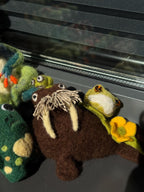 Needle Felted Frog Figurine, Handmade Wool Frog Sculpture, Collectible Frog Decor, Felted Animal, Cottagecore Shelf Decor