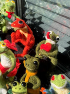 Needle Felted Frog Figurine, Handmade Wool Frog Sculpture, Collectible Frog Decor, Felted Animal, Cottagecore Shelf Decor