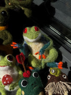 Needle Felted Frog Figurine, Handmade Wool Frog Sculpture, Collectible Frog Decor, Felted Animal, Cottagecore Shelf Decor