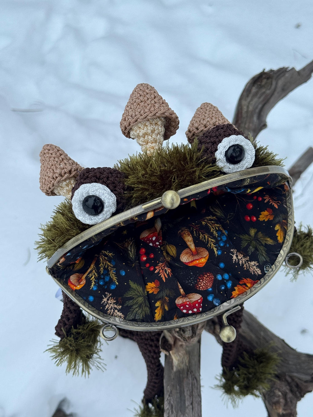 Forest Frog Bag — Goblincore Crochet Toad Purse with Mushrooms & Moss — Cottagecore Crossbody — Handmade Kaeru Frog Bag