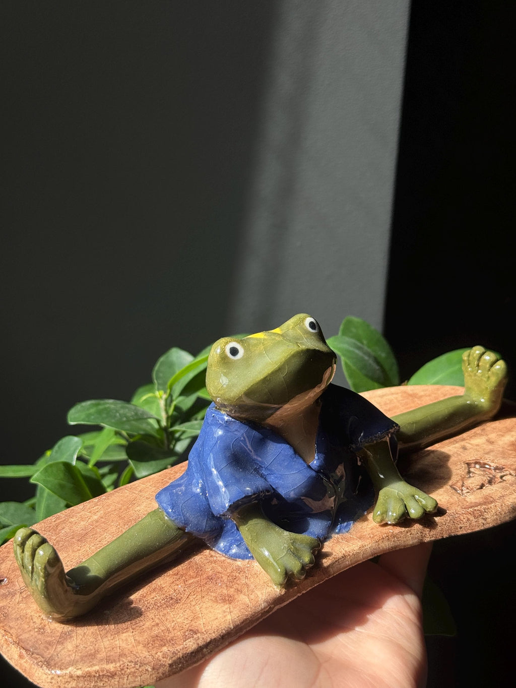 Handmade Frog Incense Holder – Zen Japanese Style Pottery | Green Frog in Kimono, Anime Inspired Ceramic Sculpture