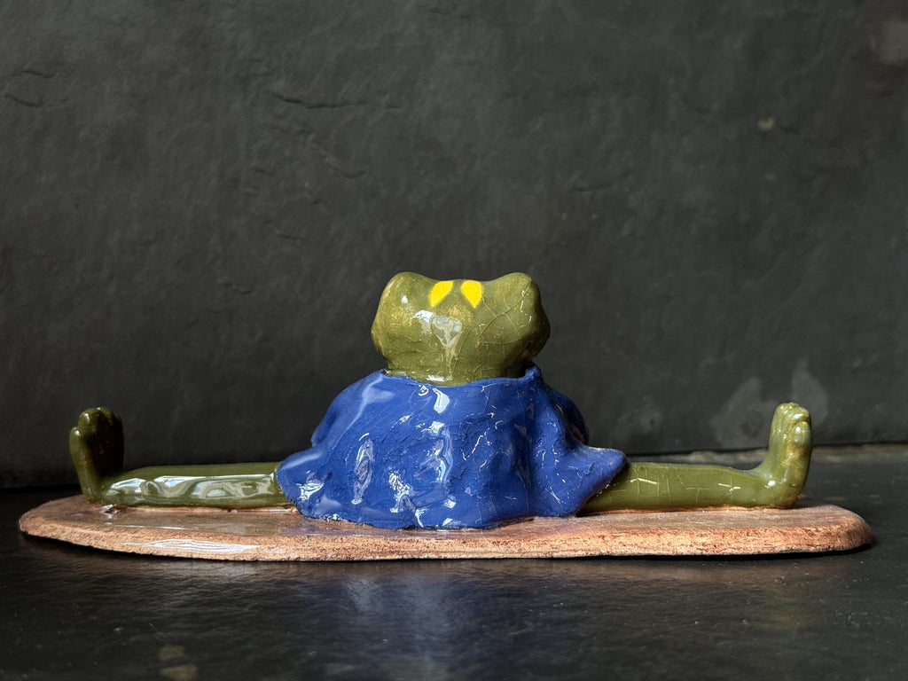 Handmade Frog Incense Holder – Zen Japanese Style Pottery | Green Frog in Kimono, Anime Inspired Ceramic Sculpture