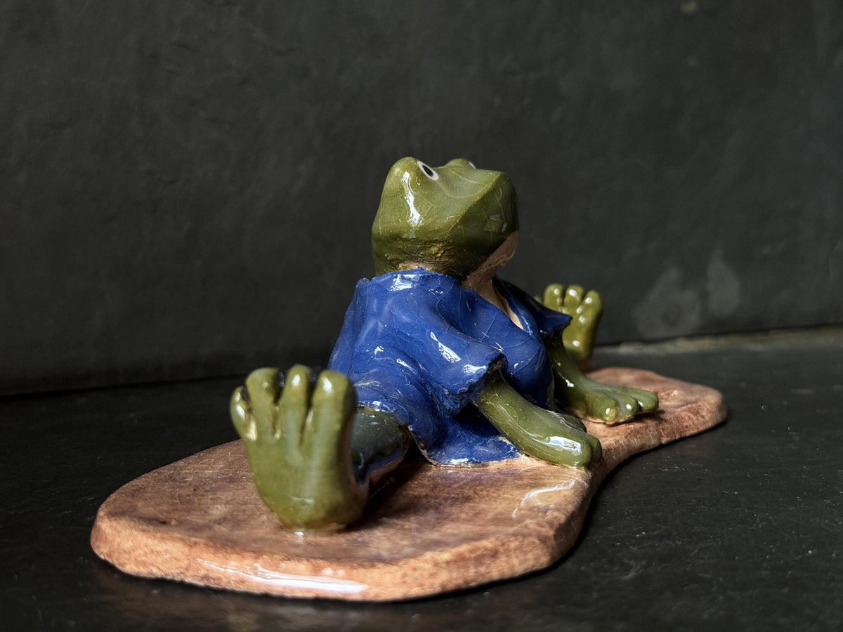 Handmade Frog Incense Holder – Zen Japanese Style Pottery | Green Frog in Kimono, Anime Inspired Ceramic Sculpture