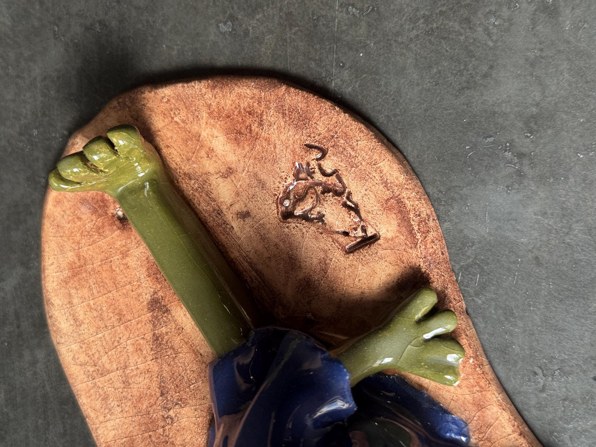Handmade Frog Incense Holder – Zen Japanese Style Pottery | Green Frog in Kimono, Anime Inspired Ceramic Sculpture