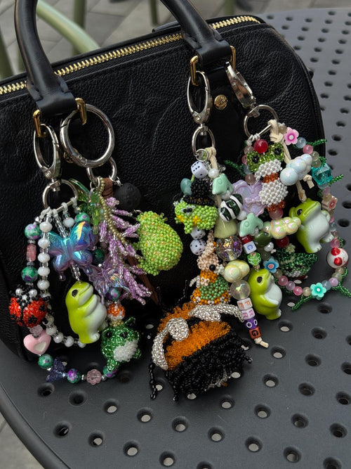Beaded Frog Bag Charm, Handmade Purse Charm, Cute Frog Keychain, Whimsical Beaded Bag Accessory