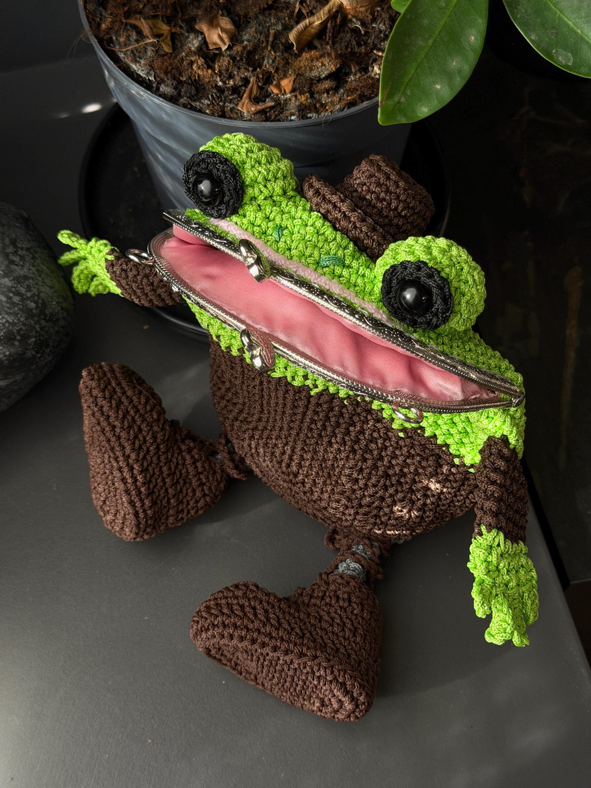 Detective Frog Crochet Bag, Frog Crossbody Purse, Handmade Frog Bag with Hat & Shoes, Cottagecore Frog Gift