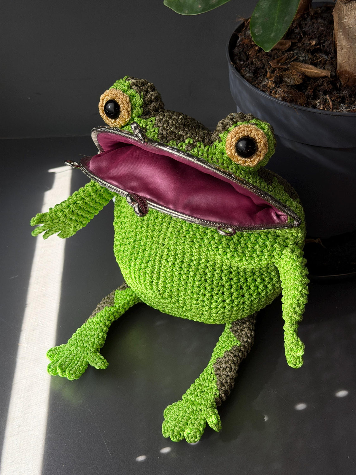 Goblincore Green Frog Bag – Crochet Frog Purse & Crossbody