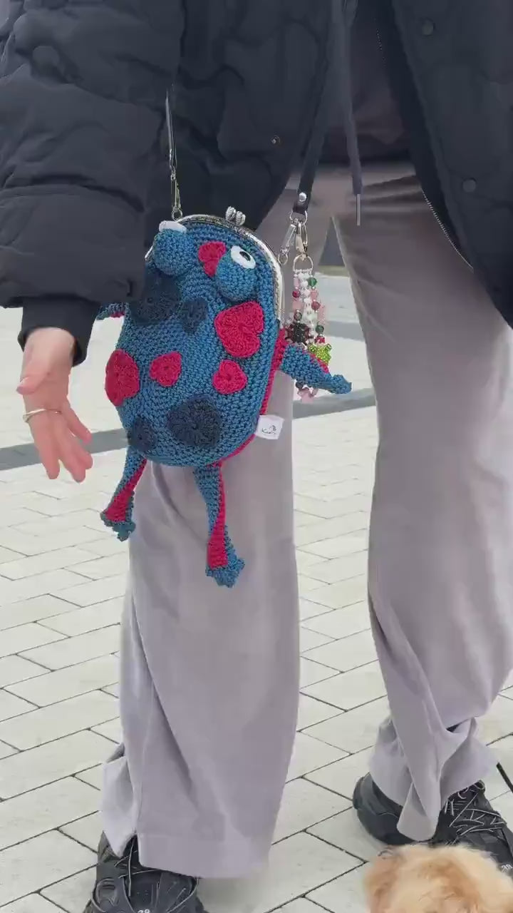 Handmade Frog Purse – A Little Frog Companion for Your Everyday Adventures