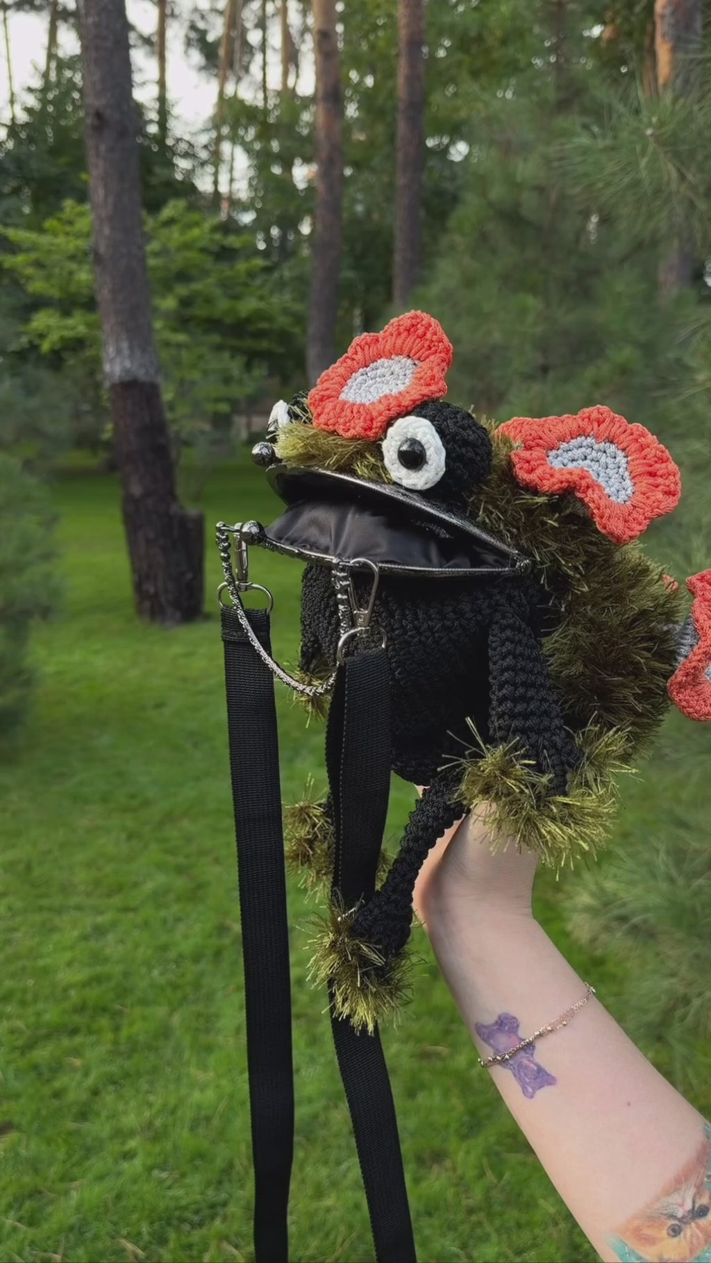 Chanterelle Clicker Frog Bag