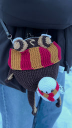 Zauberfrosch-Tasche mit abnehmbarer Schneeeule – Handgefertigte Häkel-Umhängetasche, magische Statement-Handtasche im Wald-Look