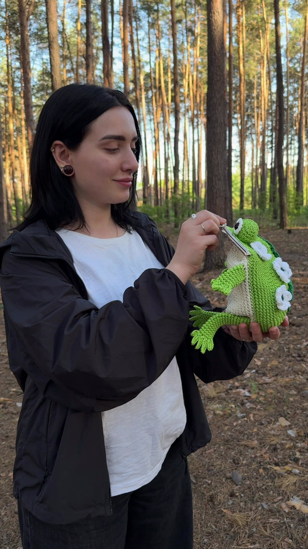 Зелена сумочка-жабка з квітами та листям – В'язана сумка-жабка