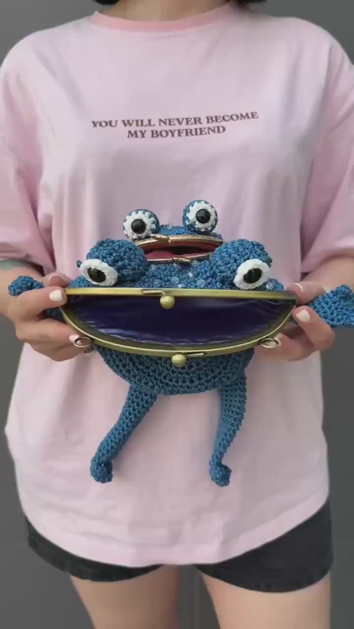 Crochet Frog Bag – Handmade Kawaii Frog Purse – Beaded Crossbody Bag – Czech Glass Beads