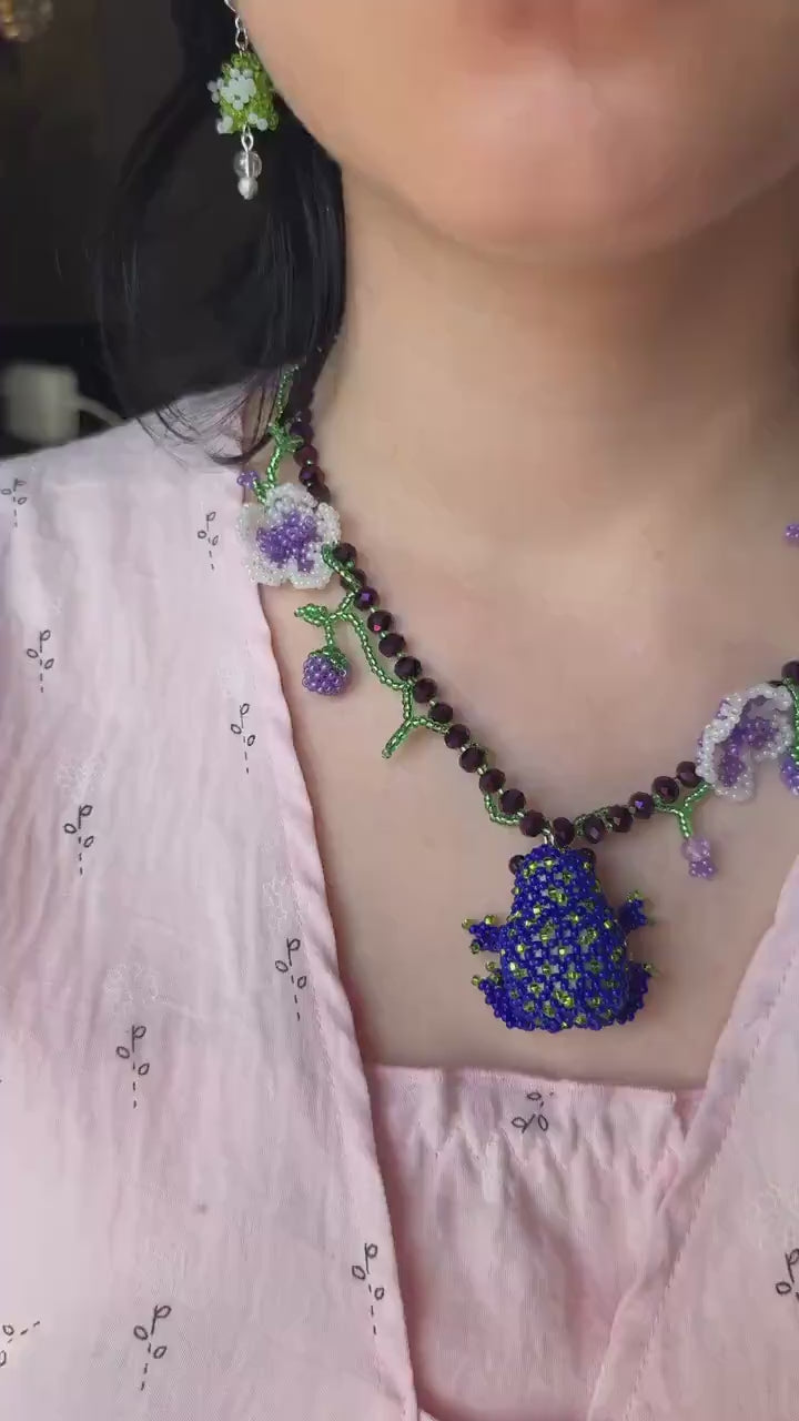 Floral Frog Necklace – Handmade Beaded Frog Necklace